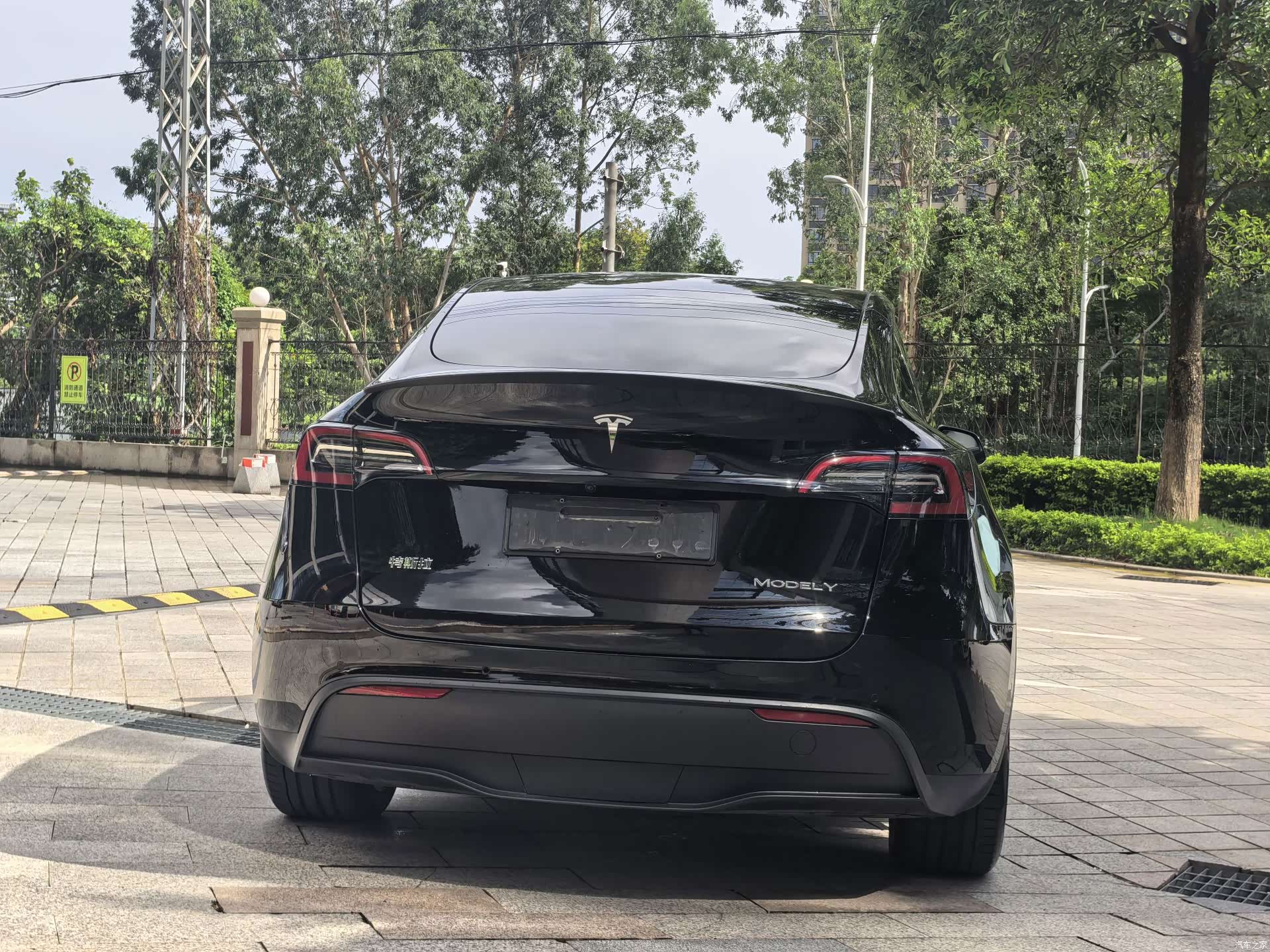 Tesla Model Y, 2021 все фото