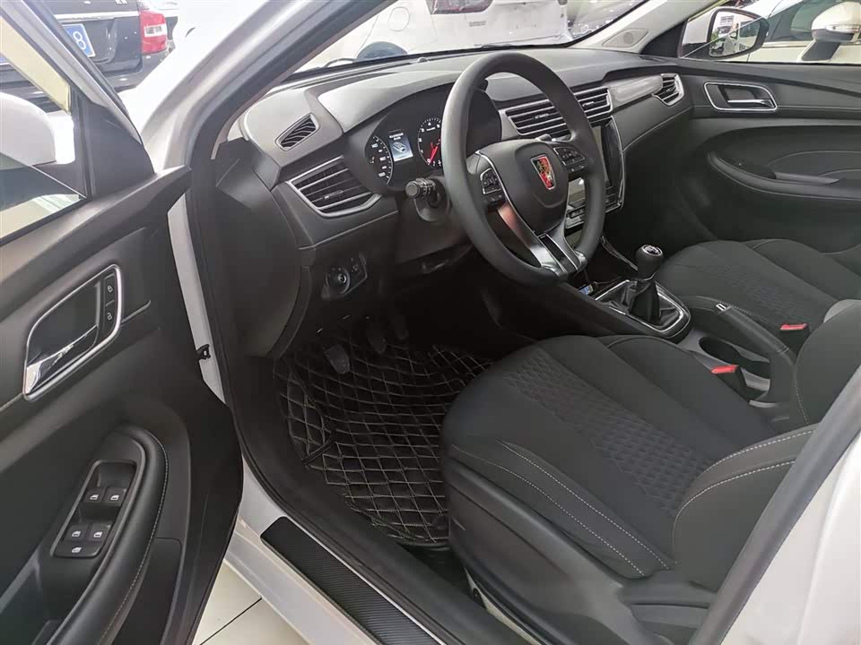 Roewe i5