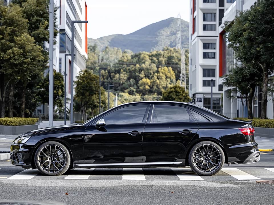 Audi S4