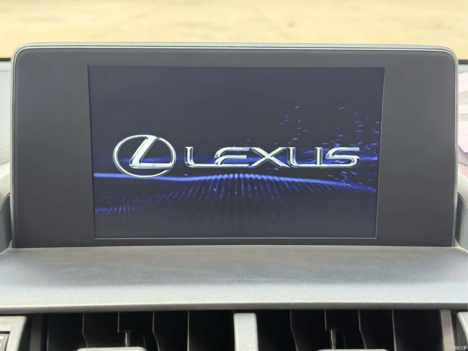 Lexus NX, 2021 21