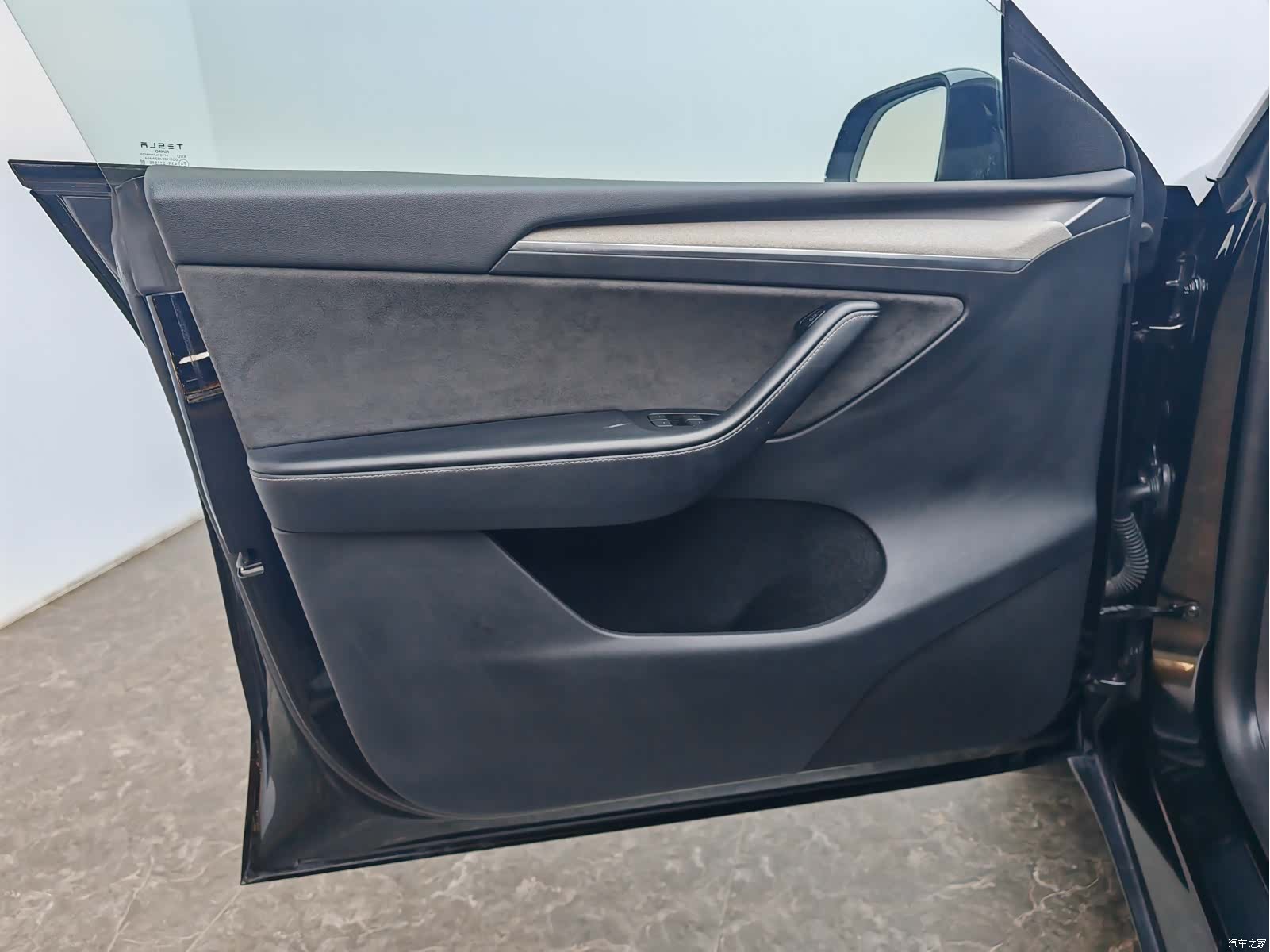 Tesla Model Y, 2024 19