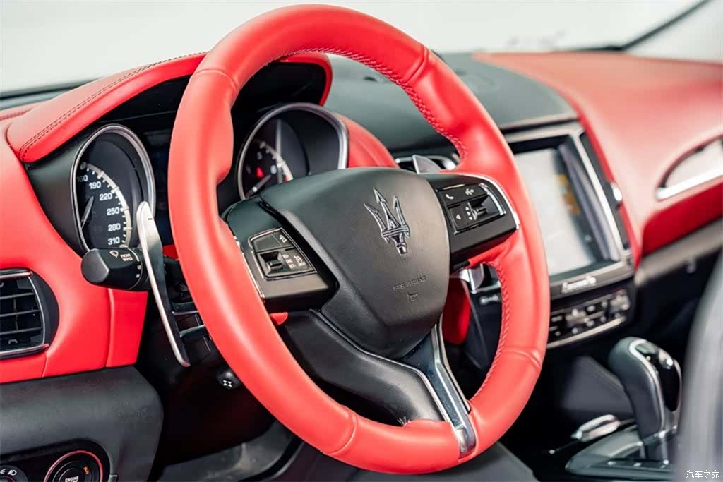 Maserati Levante, 2017 9