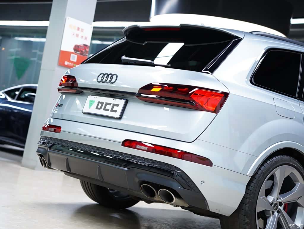 Audi Q7, 2024 6