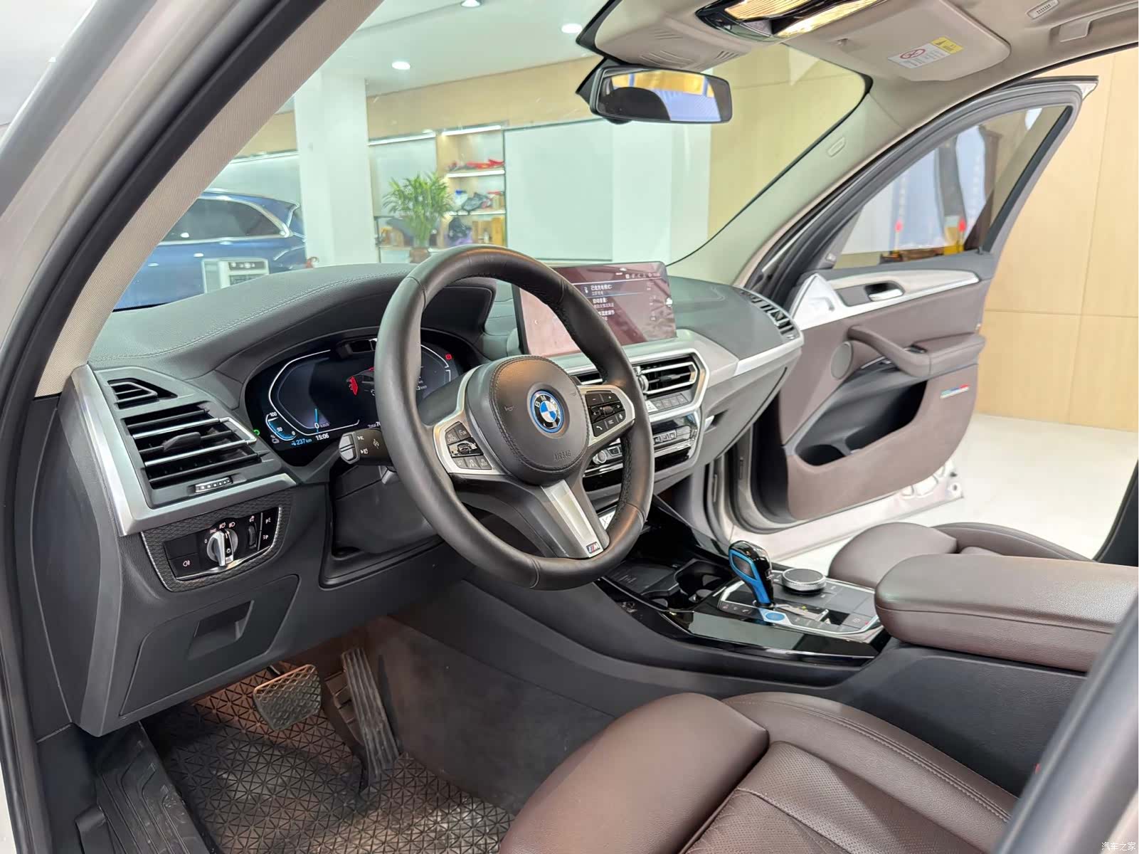 BMW iX3, 2022 4