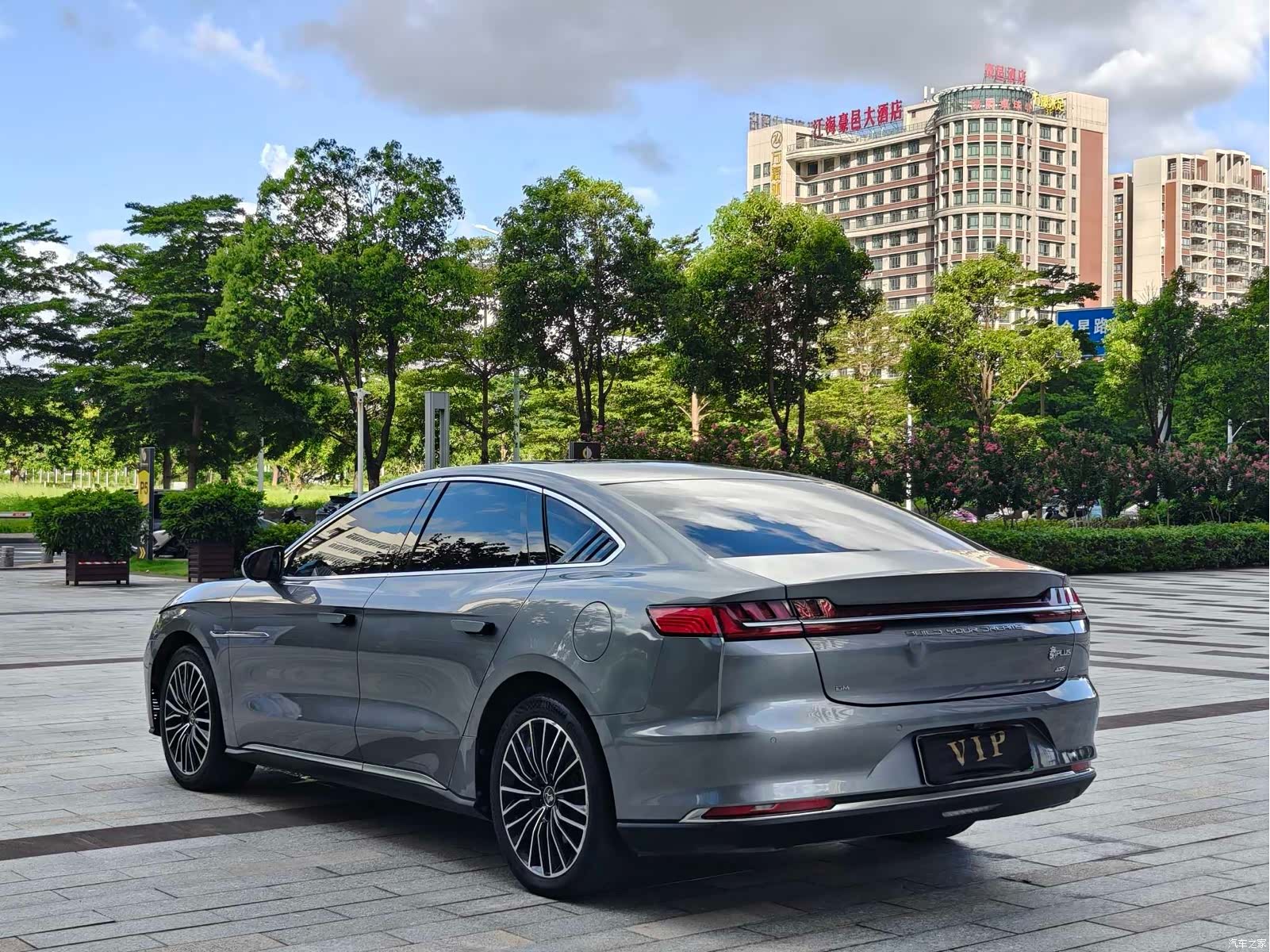 BYD Han, 2021 16