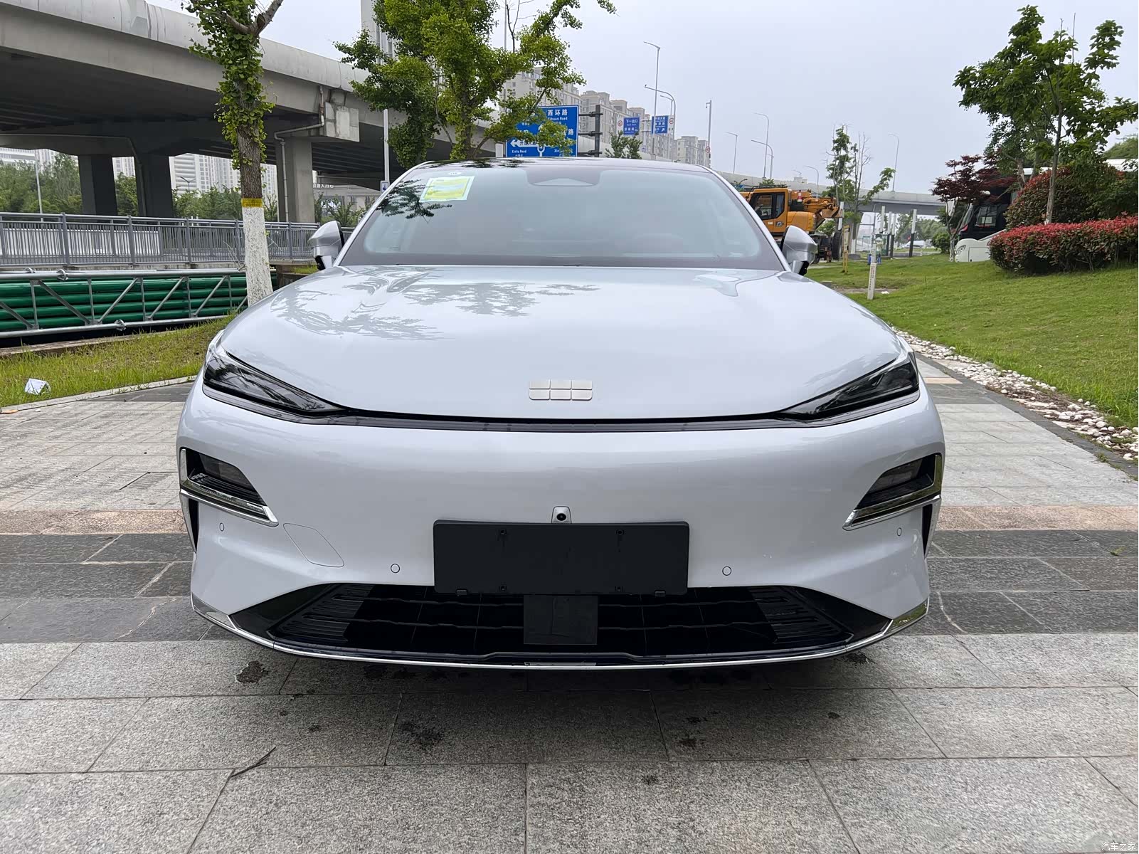 Geely 8, 2025 2