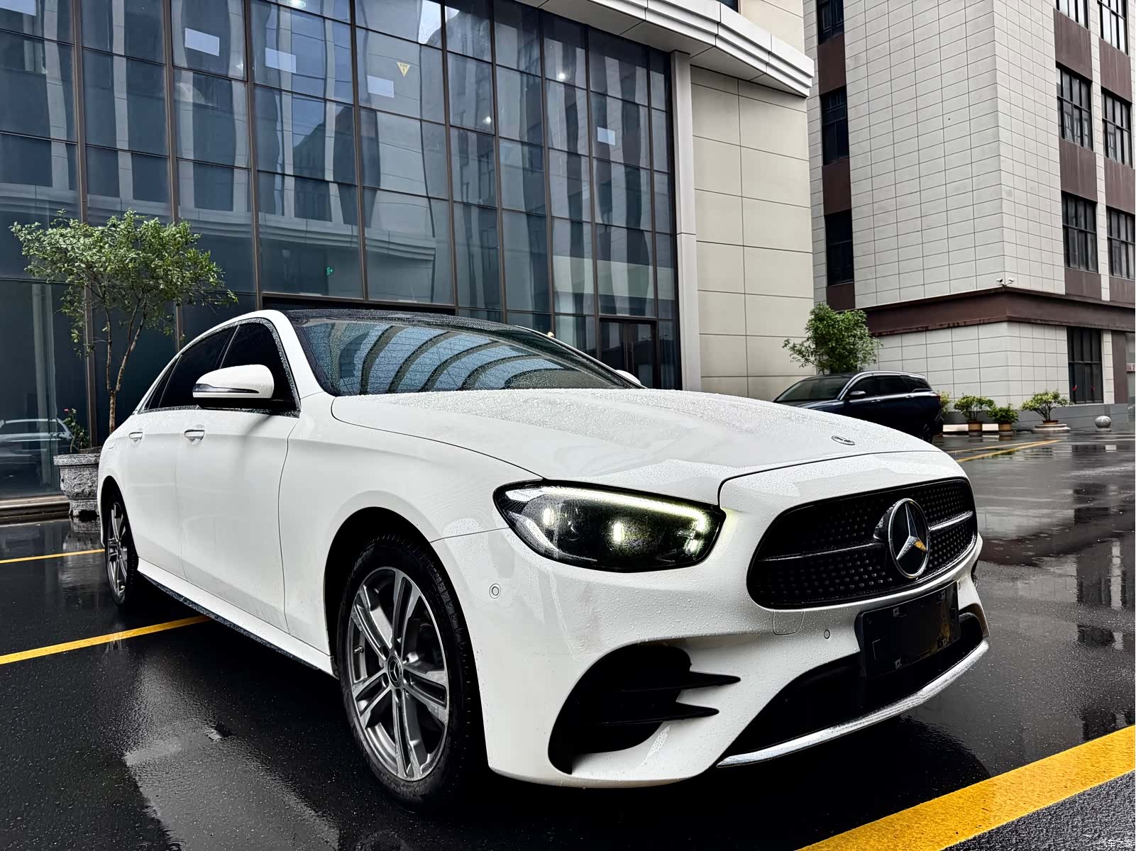Mercedes-Benz E-Class, 2022 3