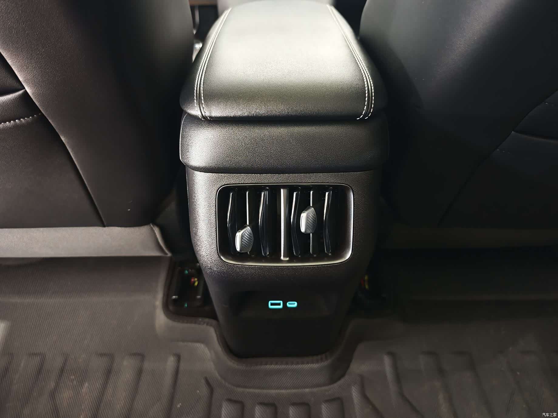 BYD HiAce, 2025 12
