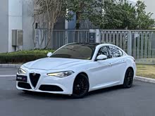 Giulia����Ҷ 2018�� 2.0T 280HP ������ ̼��ά������