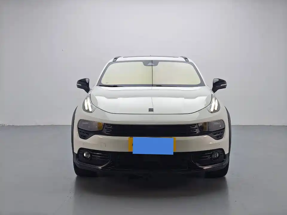 Lynk & Co 02
