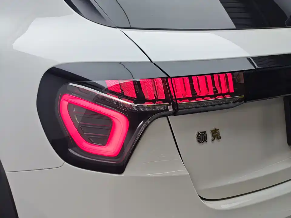 Lynk & Co 02