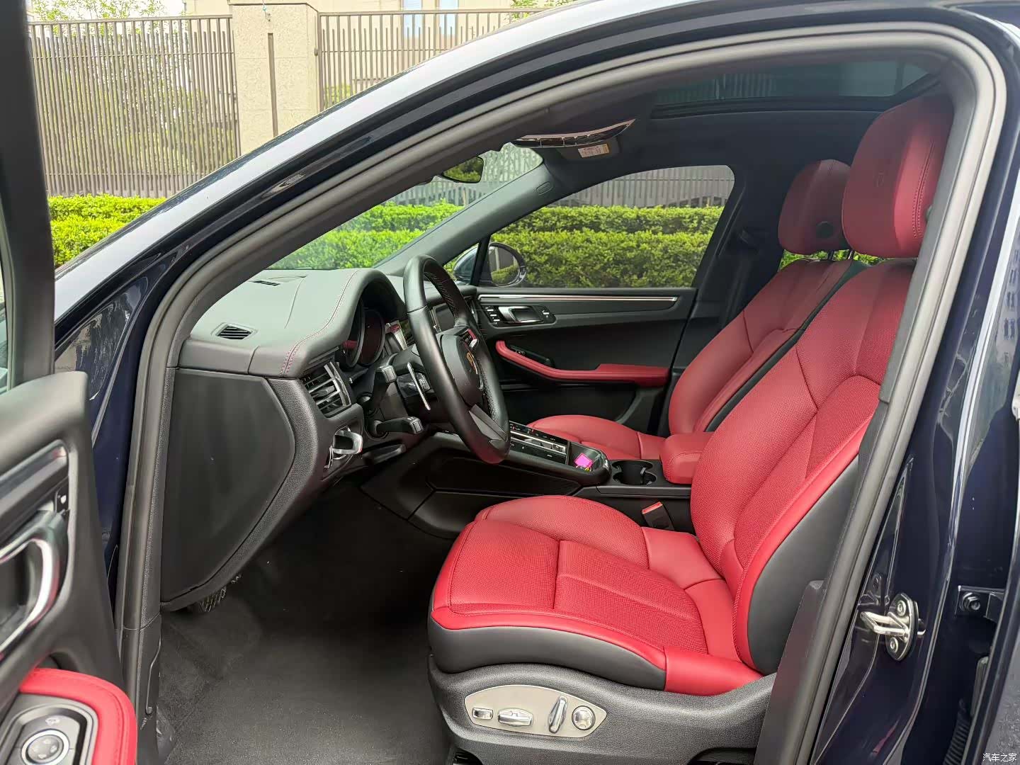 Porsche Macan, 2022 все фото
