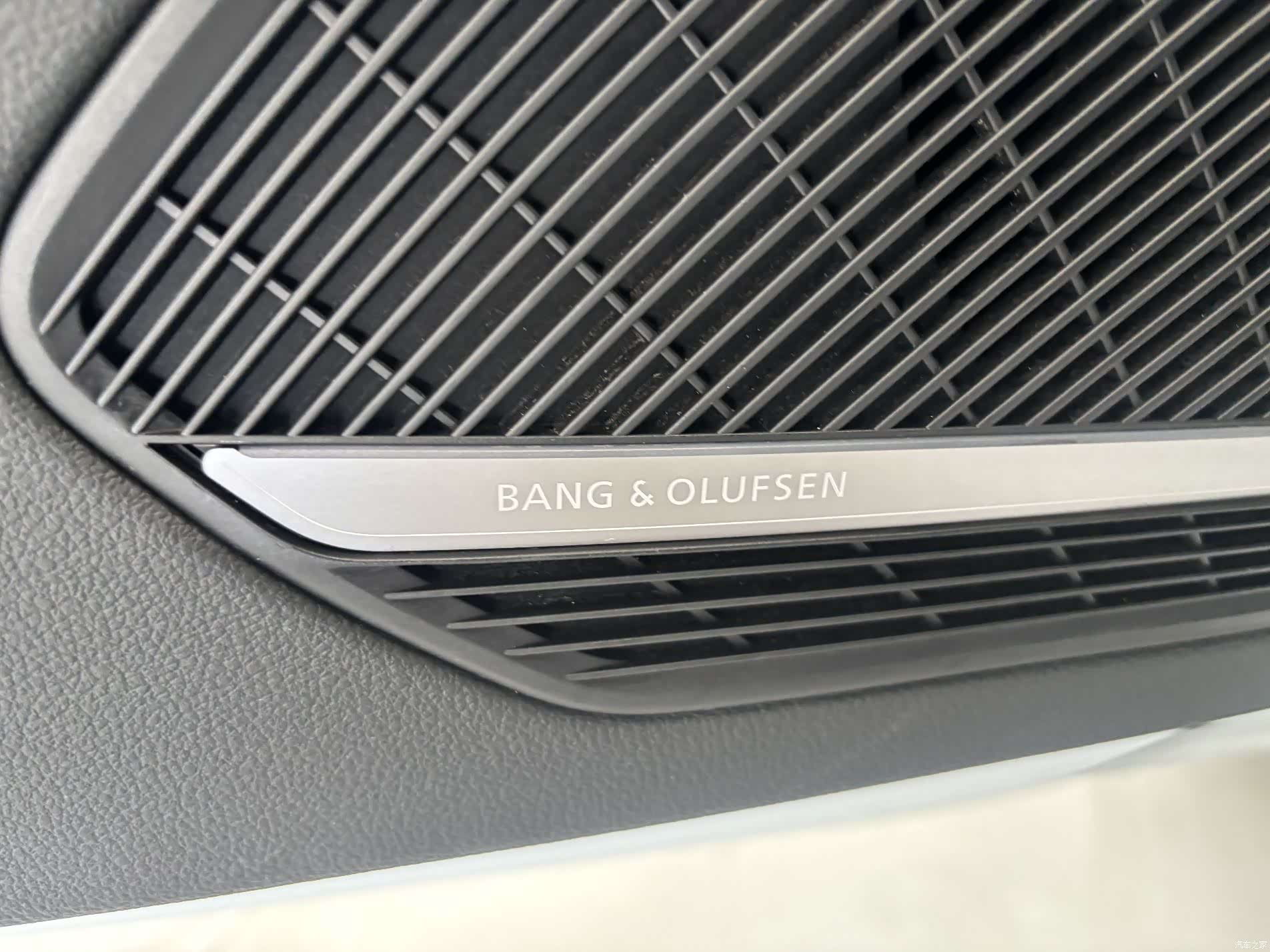 Audi A4L, 2025 11