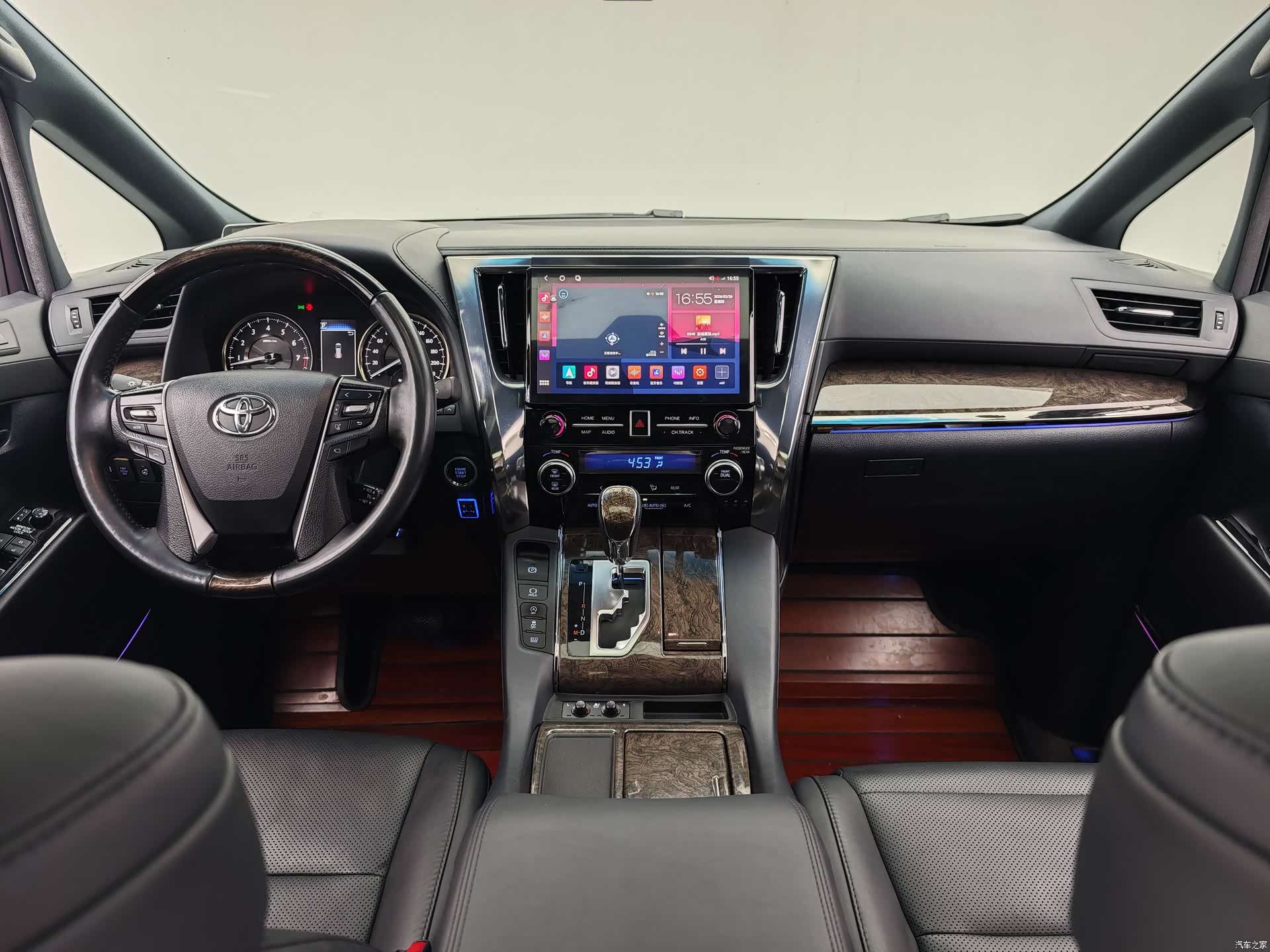 Toyota Alphard, 2018 8