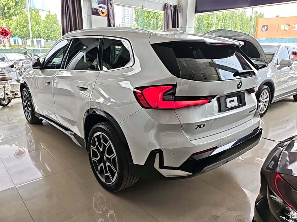 BMW X1, 2024 все фото