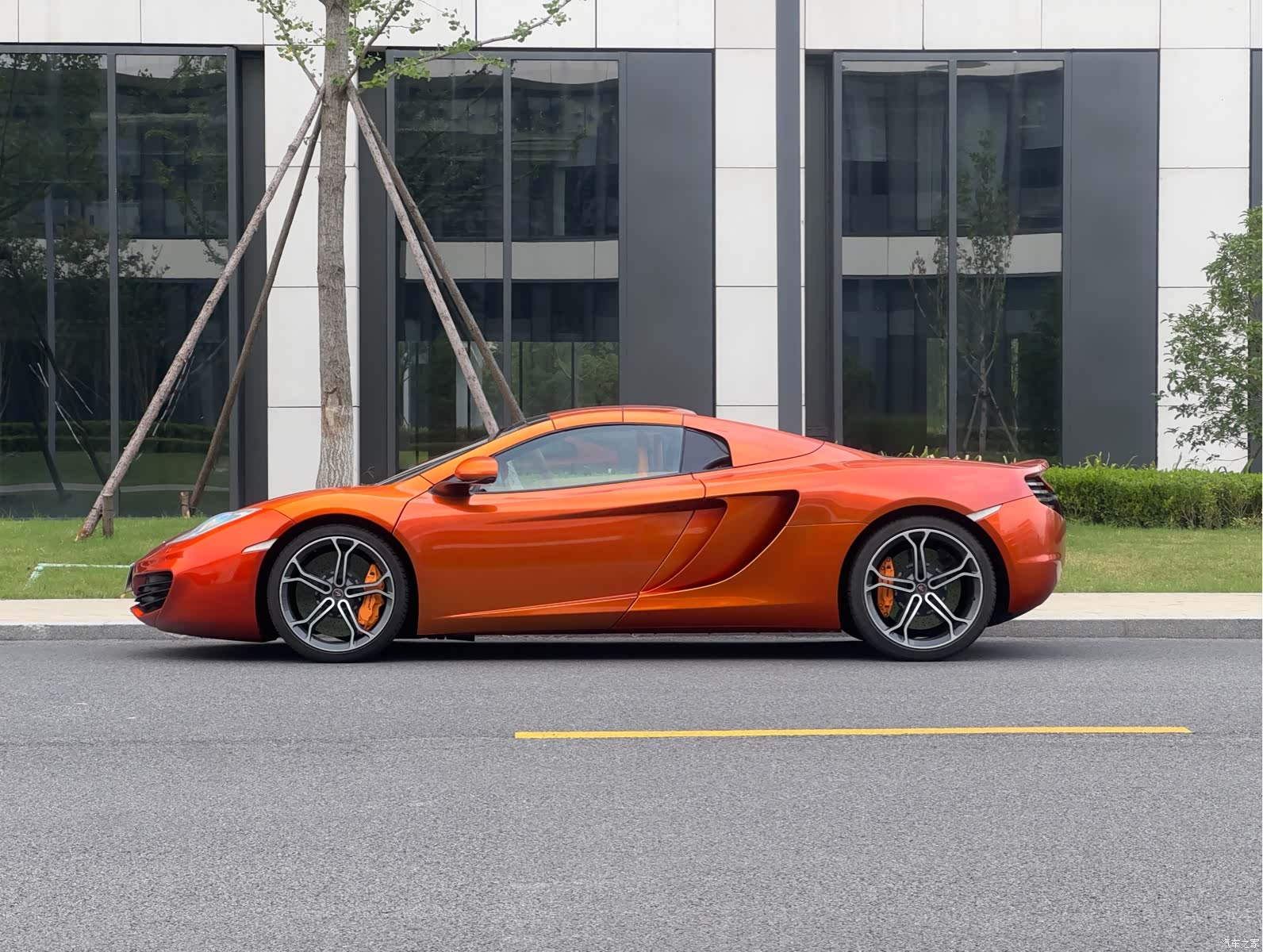 McLaren 12C, 2014 8
