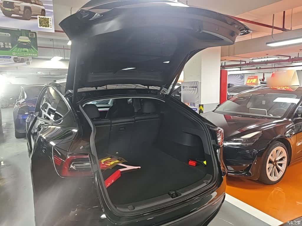 Tesla Model Y, 2024 19