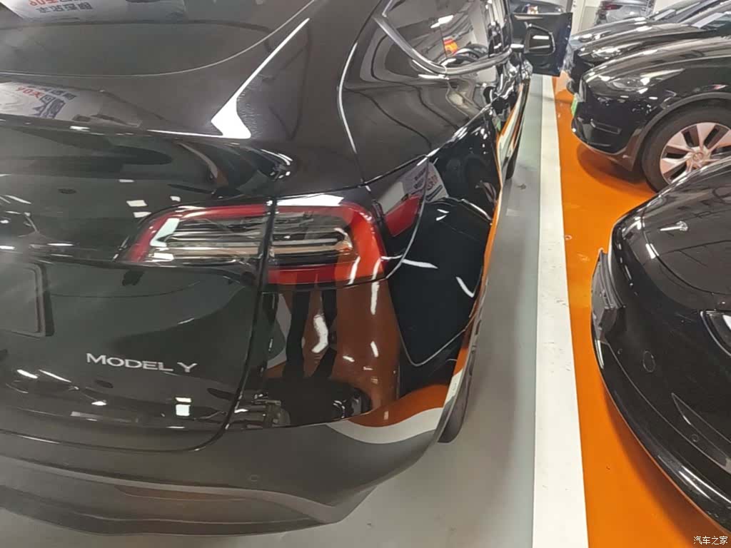 Tesla Model Y, 2024 8