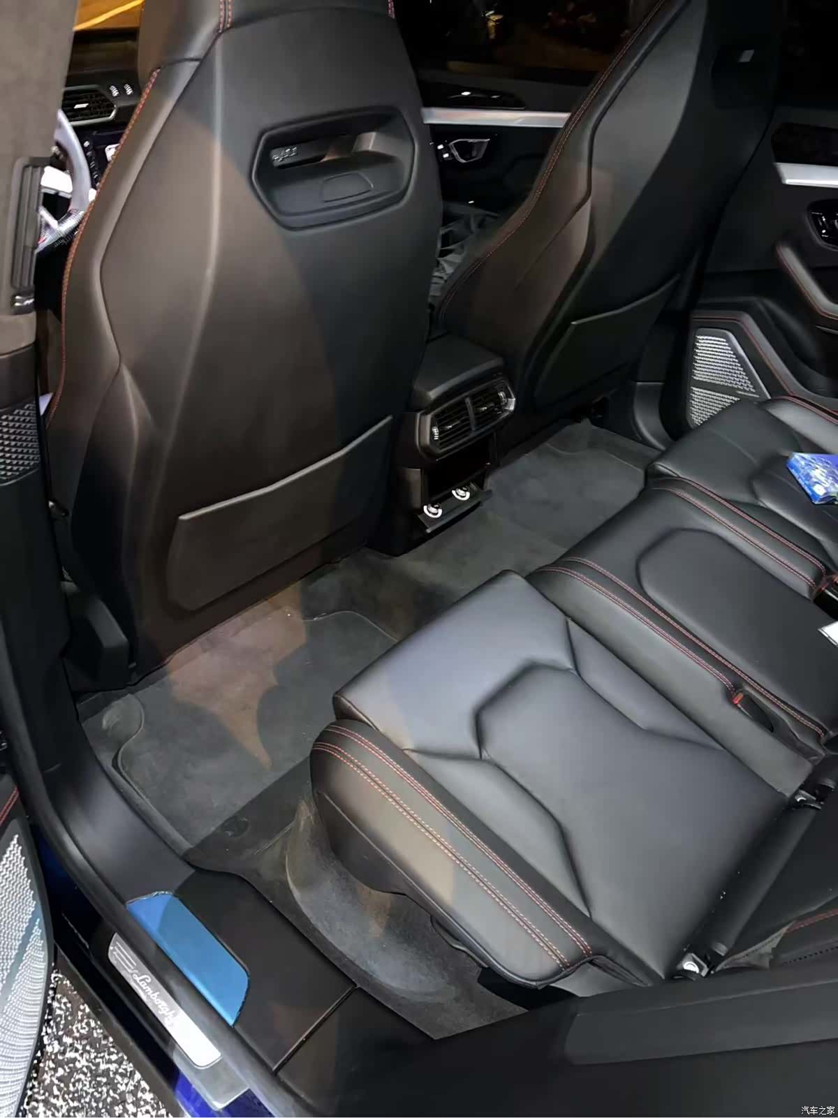 Lamborghini Urus, 2020 11