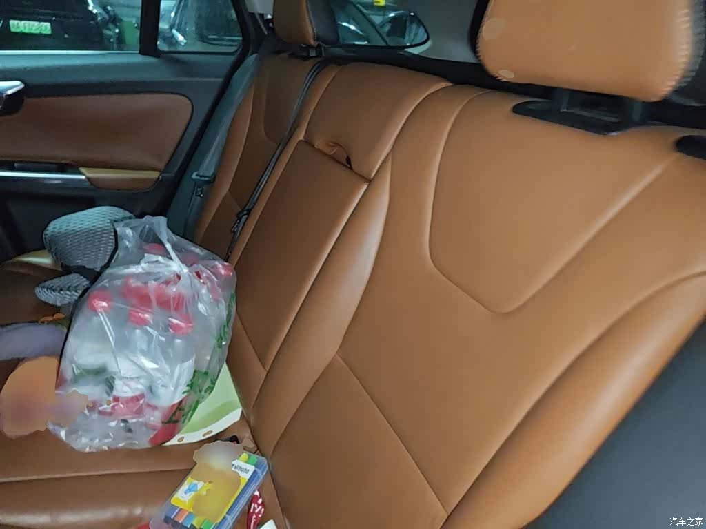 Volvo V60, 2015 15