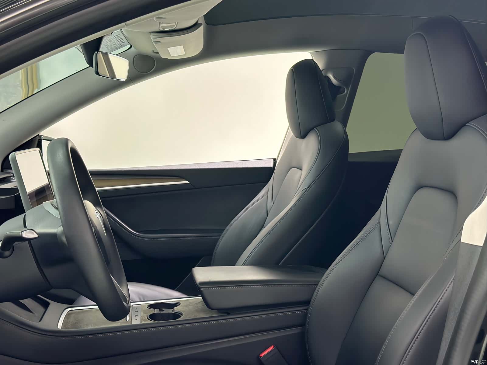 Tesla Model Y, 2023 4