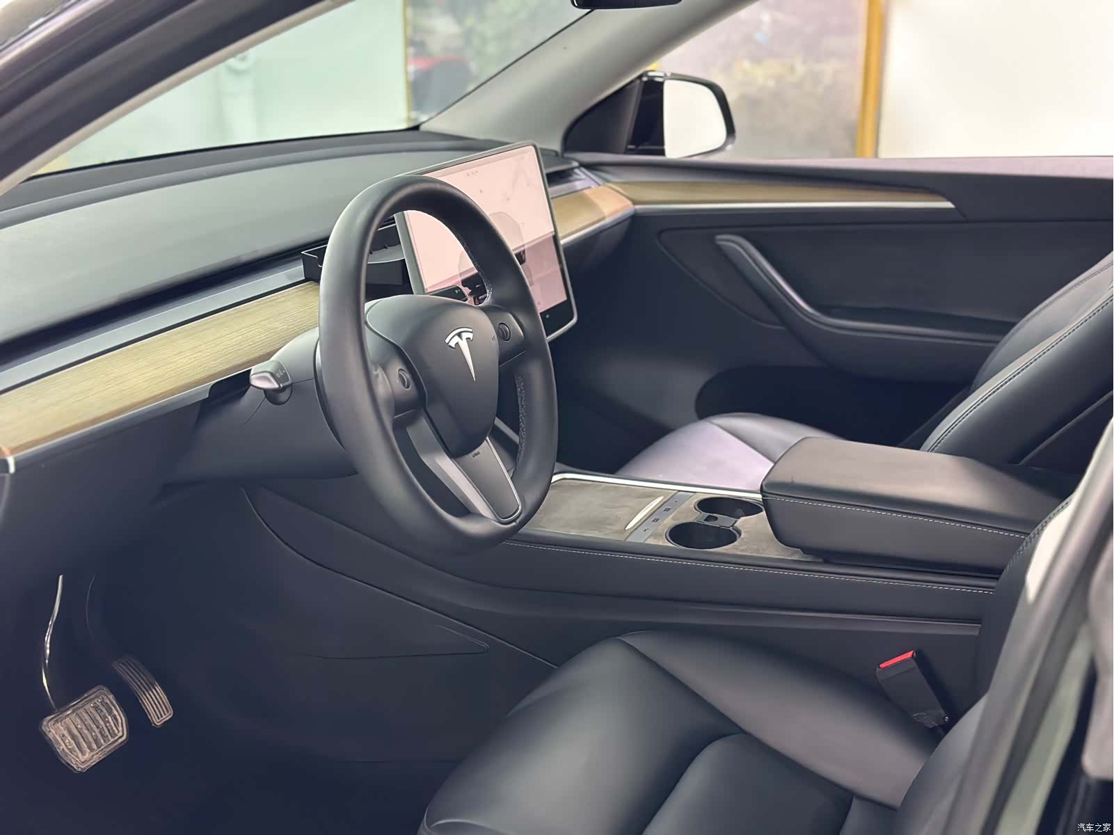Tesla Model Y, 2023 3