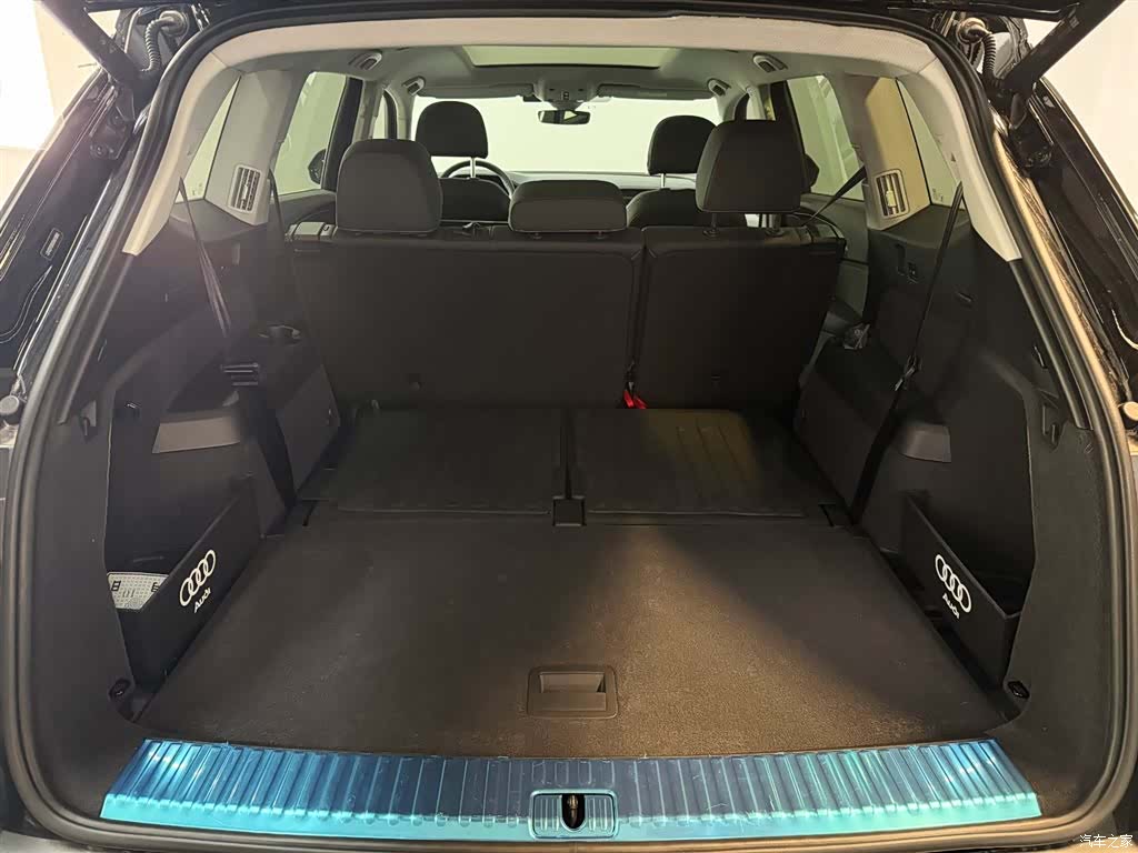 Audi Q6, 2025 4