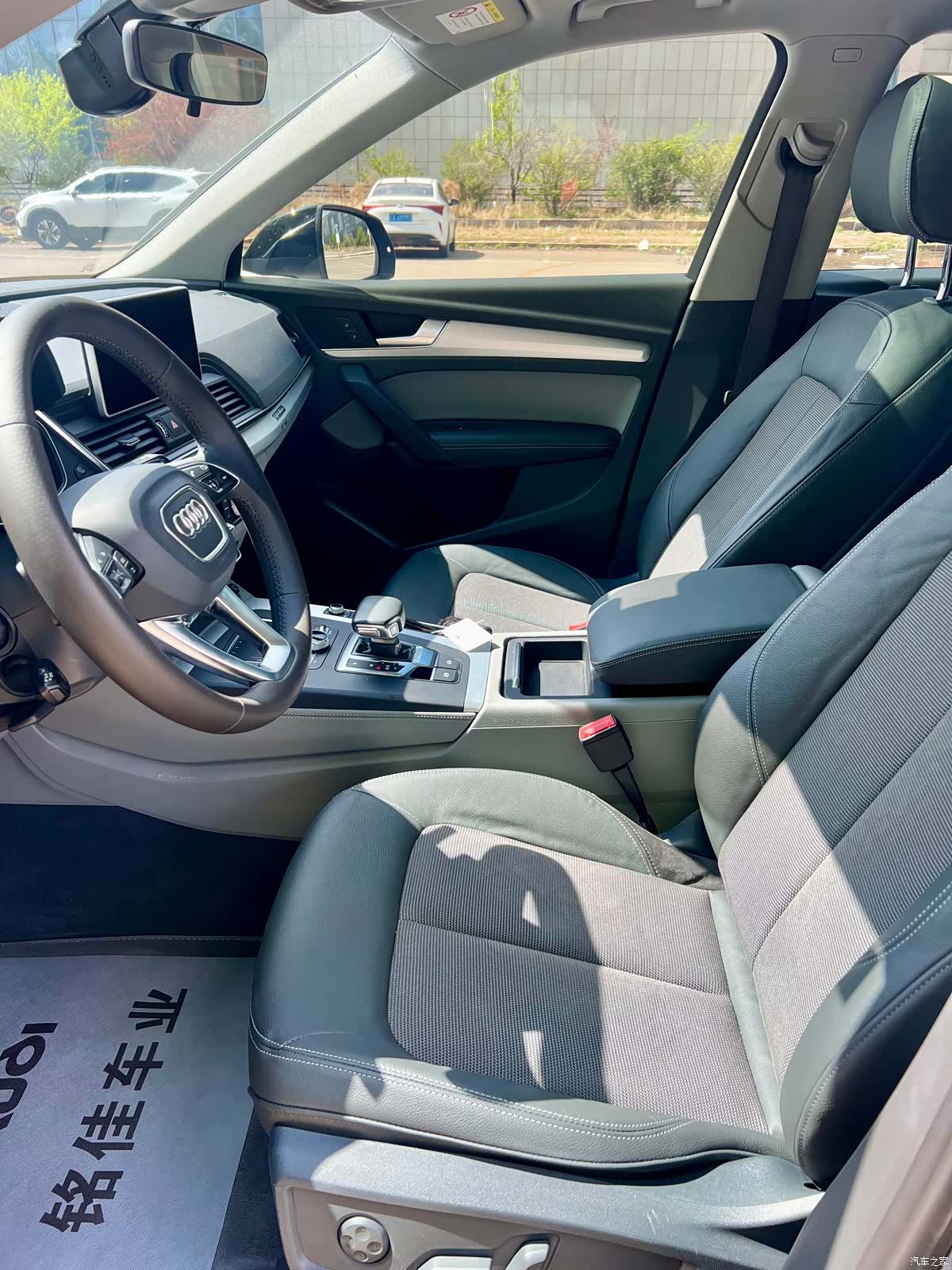 Audi Q5L, 2019 все фото
