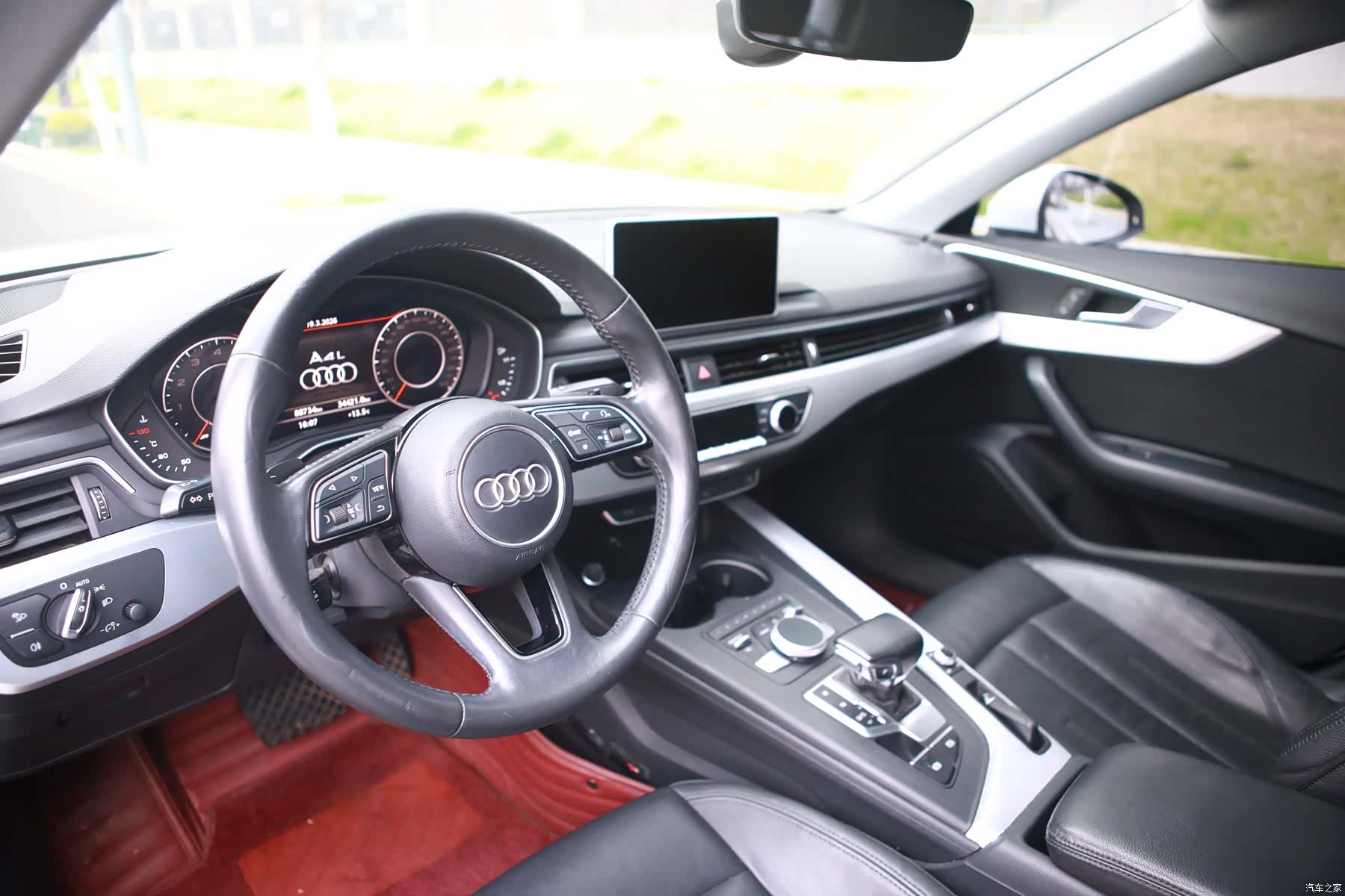 Audi A4L, 2019 7