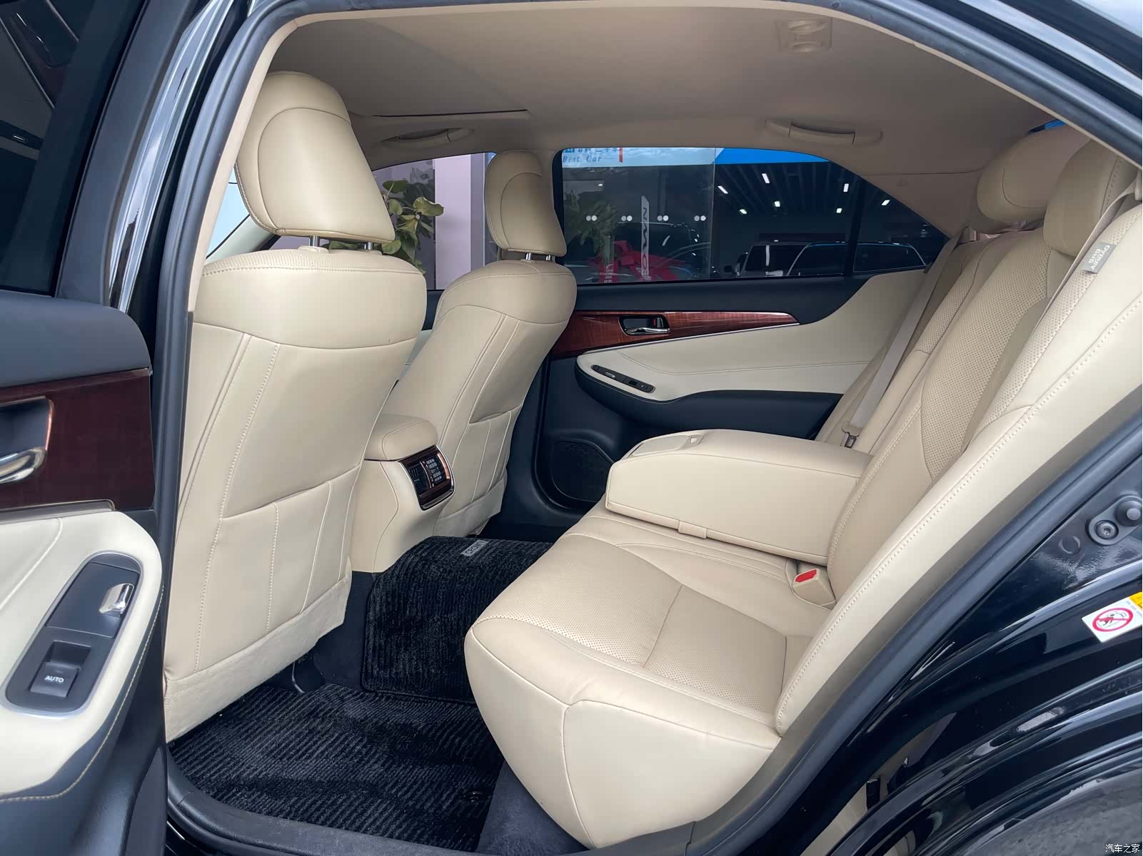 Toyota Crown, 2017 8