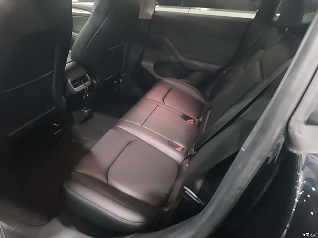 Tesla Model Y, 2022 17