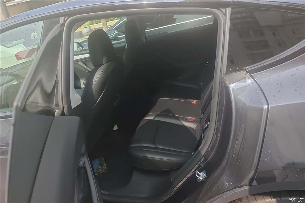 Tesla Model Y, 2024 11