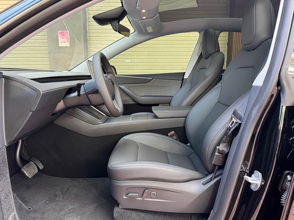 Tesla Model Y Tesla Model Y