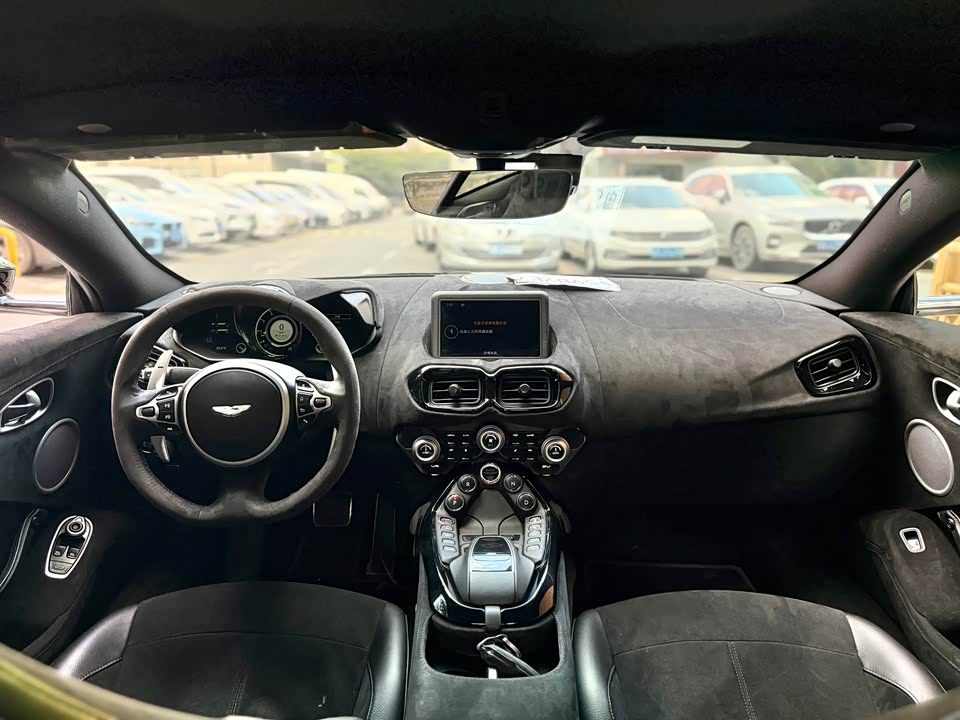 Aston Martin V8 Vantage