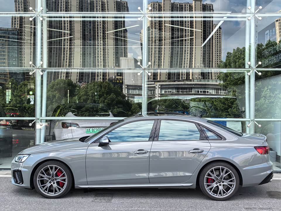 Audi S4 Audi S4