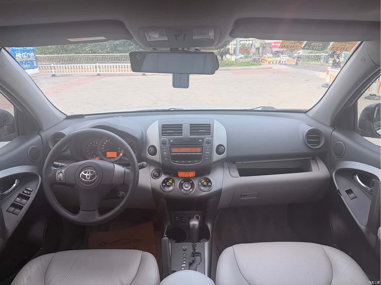 Toyota RAV4, 2009 9