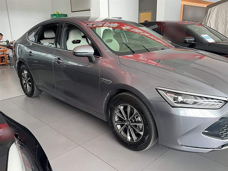 BYD Qin Yuan BYD Qin Yuan