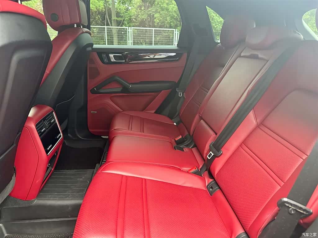 Porsche Cayenne, 2022 14