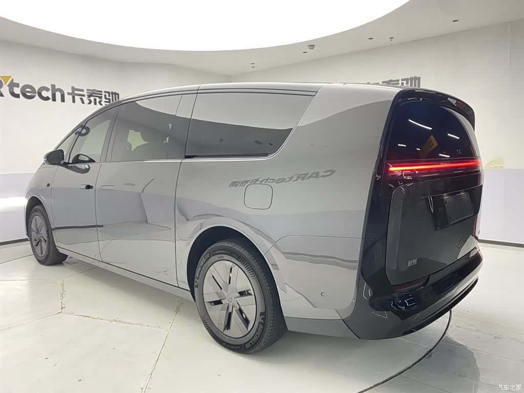 Li Auto MEGA, 2025 7