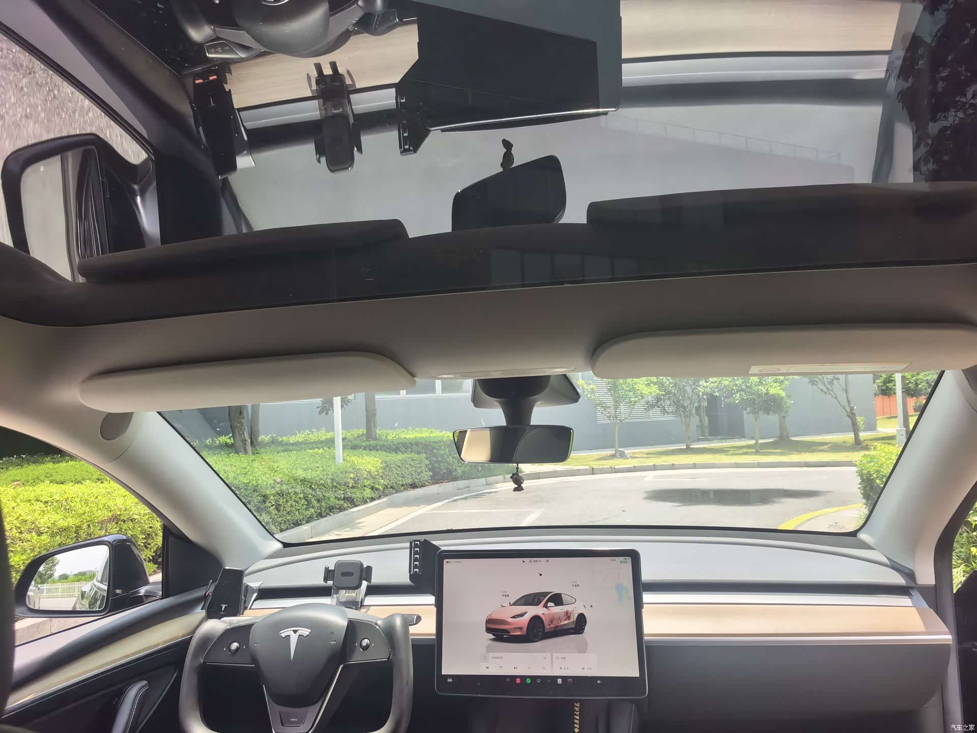 Tesla Model Y, 2022 13