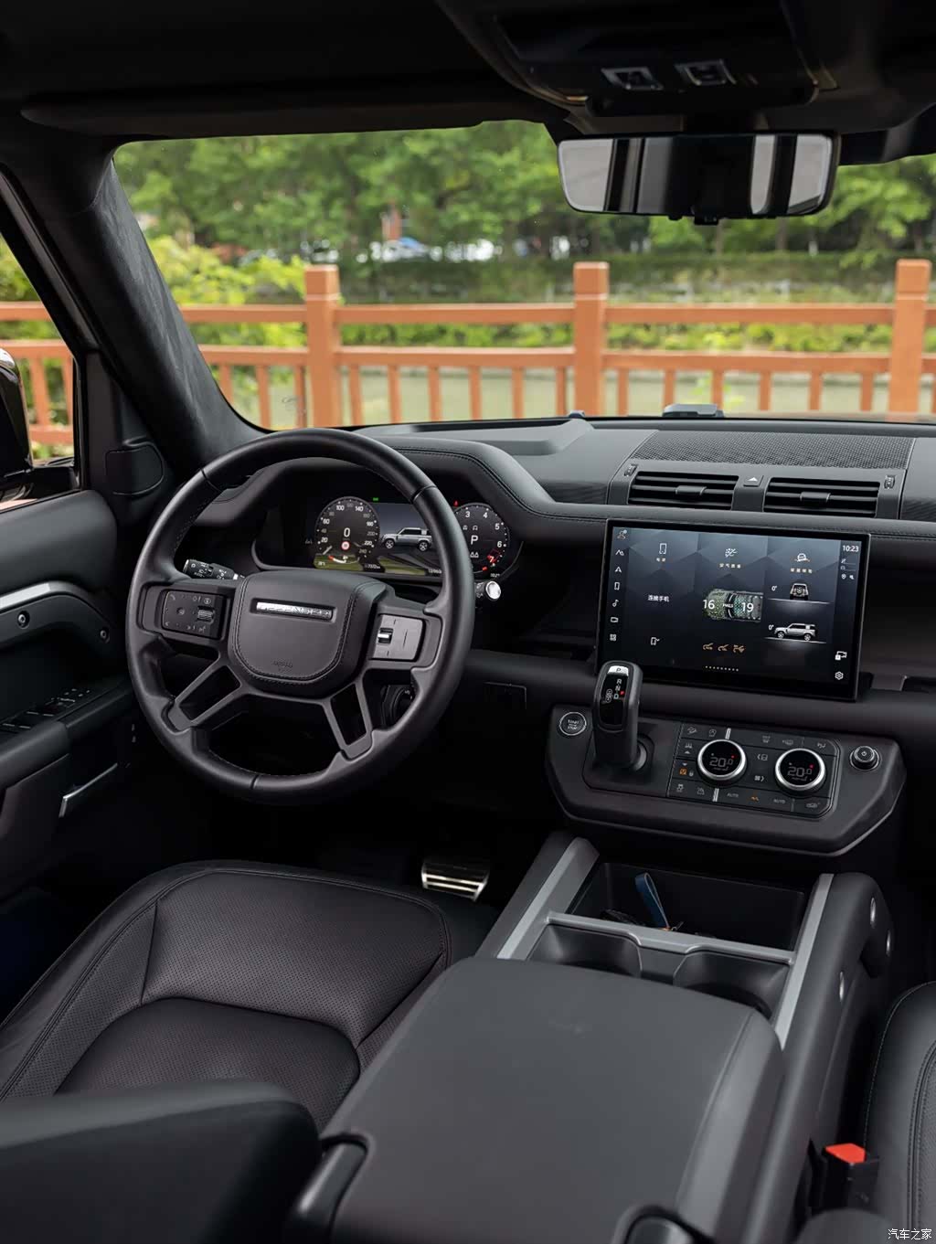 Land Rover Defender, 2024 11