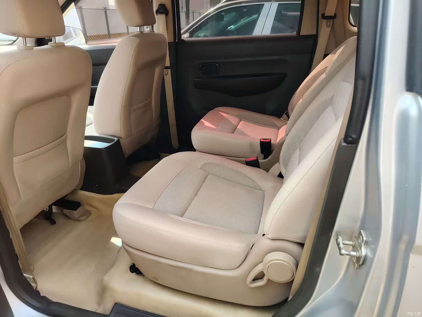Wuling Hongguang, 2015 4