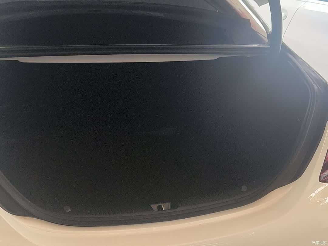 Mercedes-Benz C-Class, 2019 14