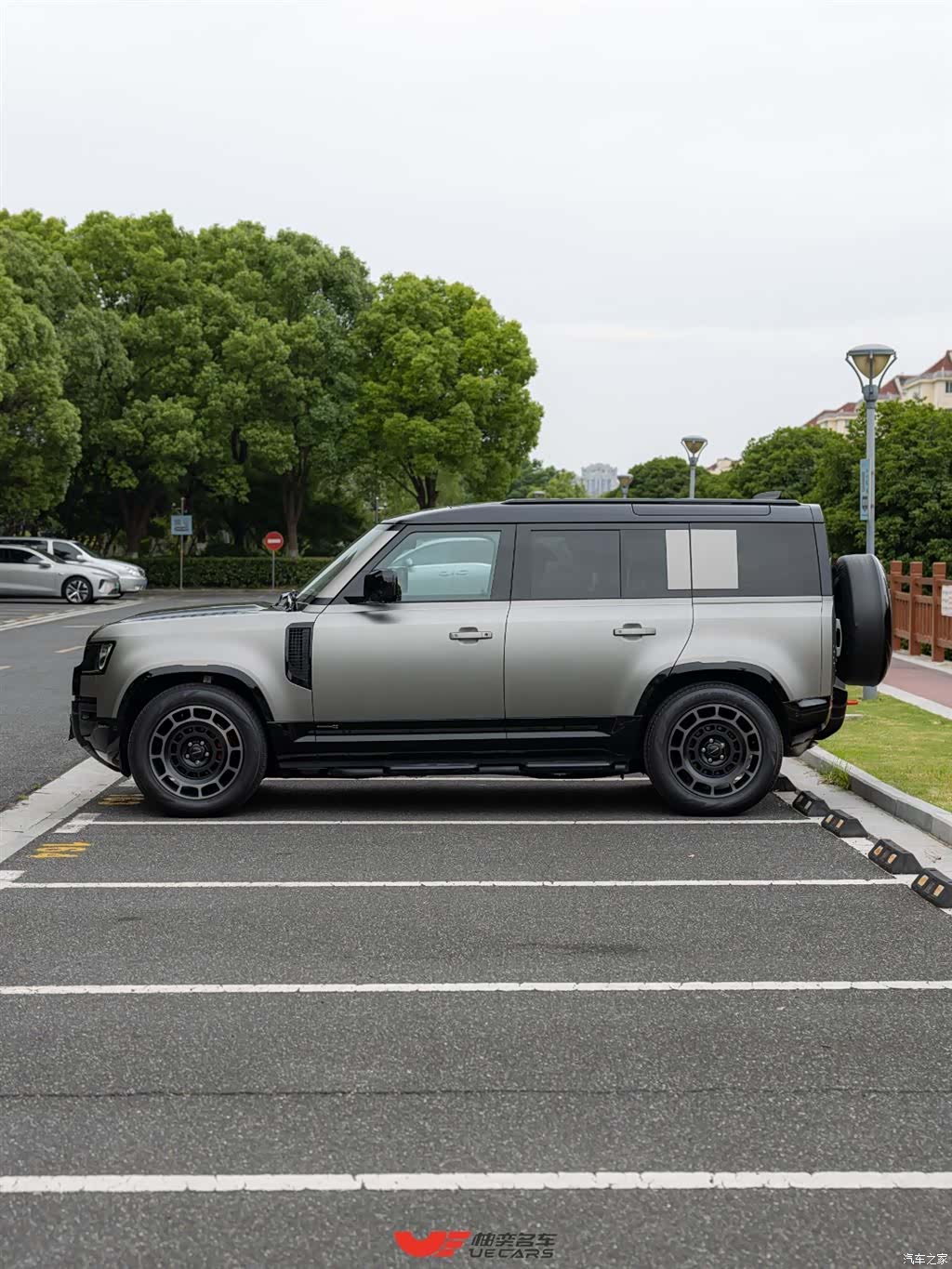 Land Rover Defender, 2024 7