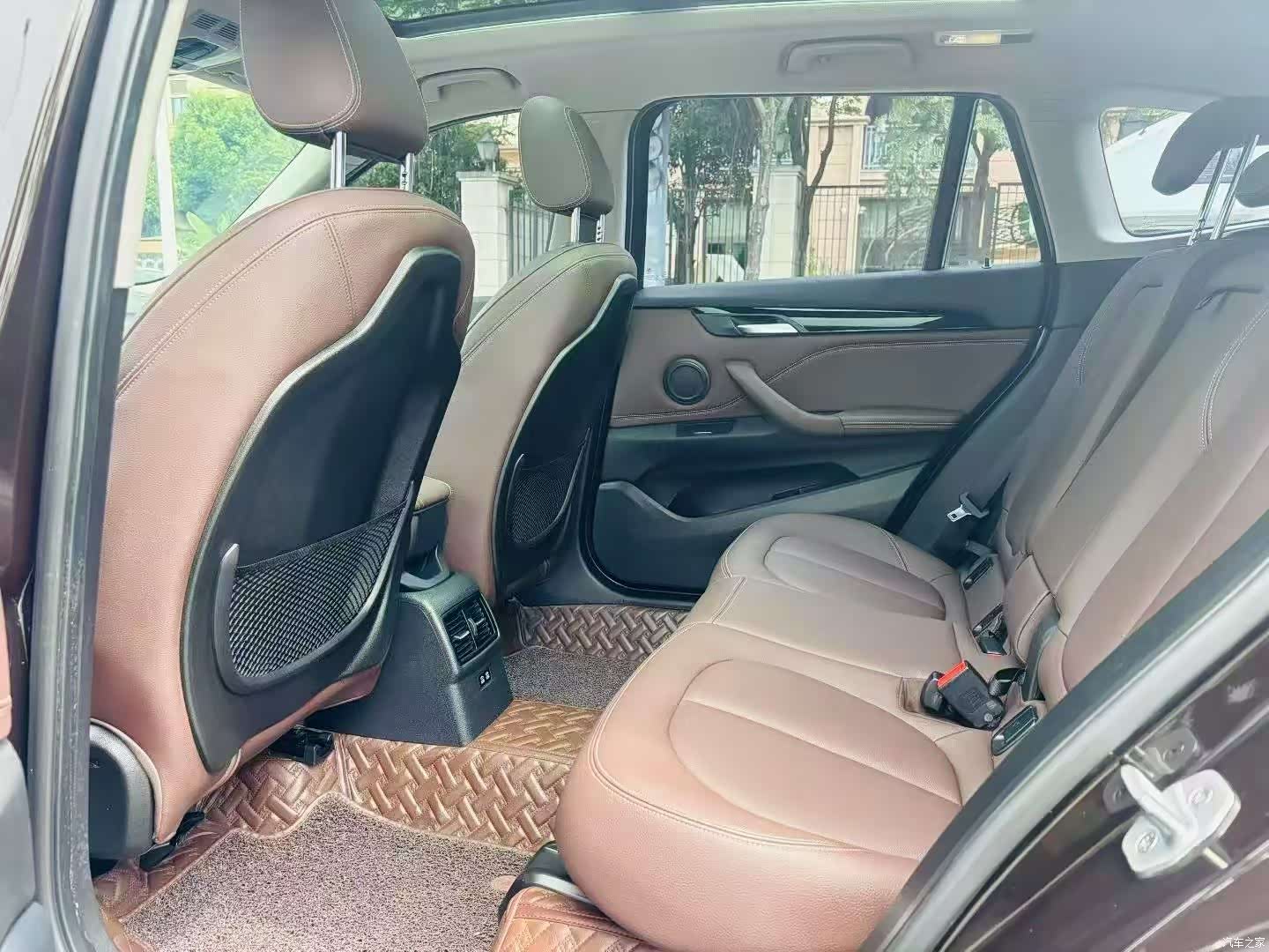 BMW X1, 2020 все фото