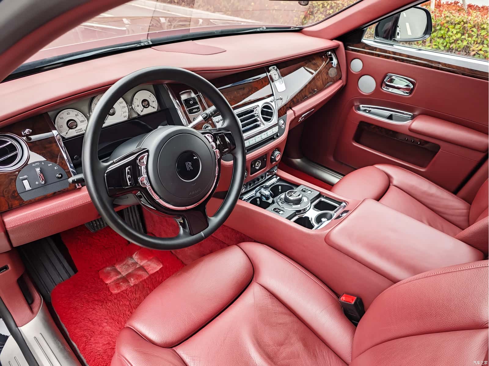 Rolls-Royce Ghost, 2017 10