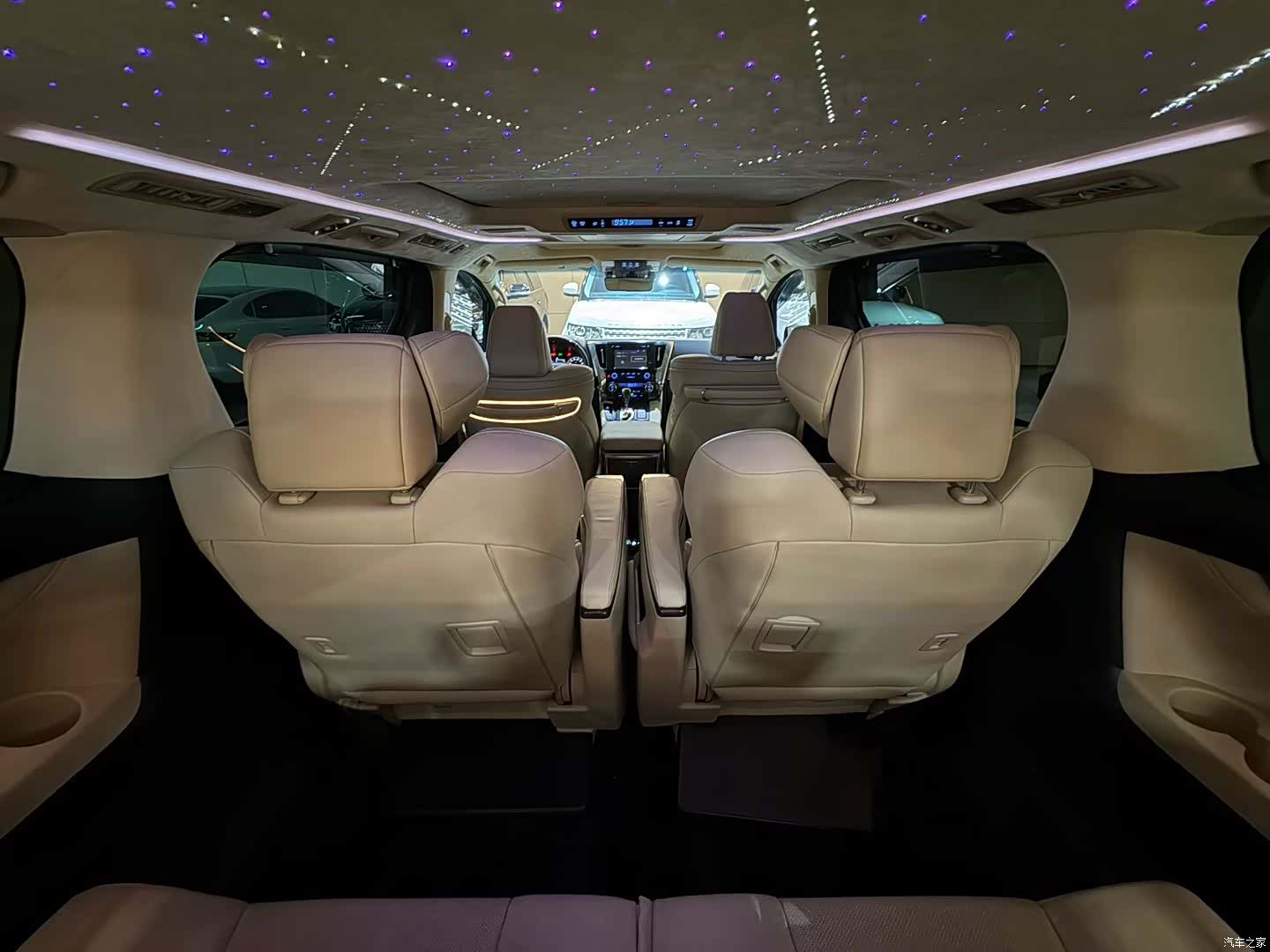 Toyota Vellfire, 2020 8