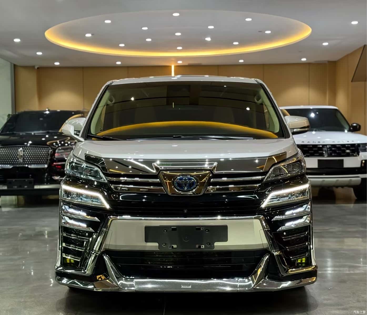 Toyota Vellfire, 2020 1