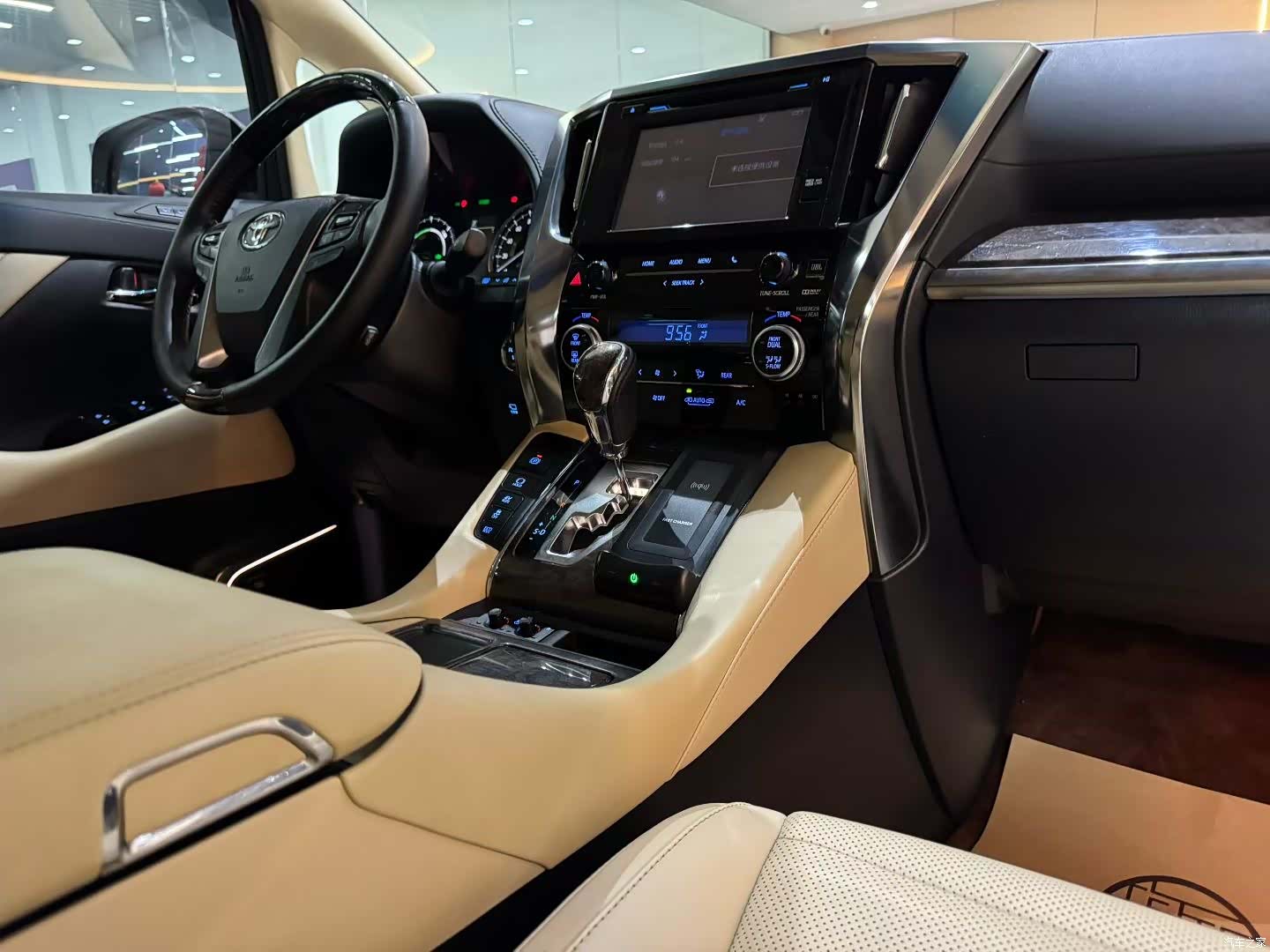 Toyota Vellfire, 2020 7