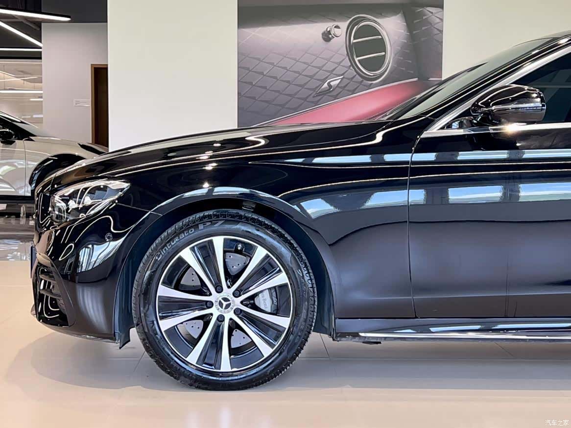 Mercedes-Benz E-Class, 2023 4